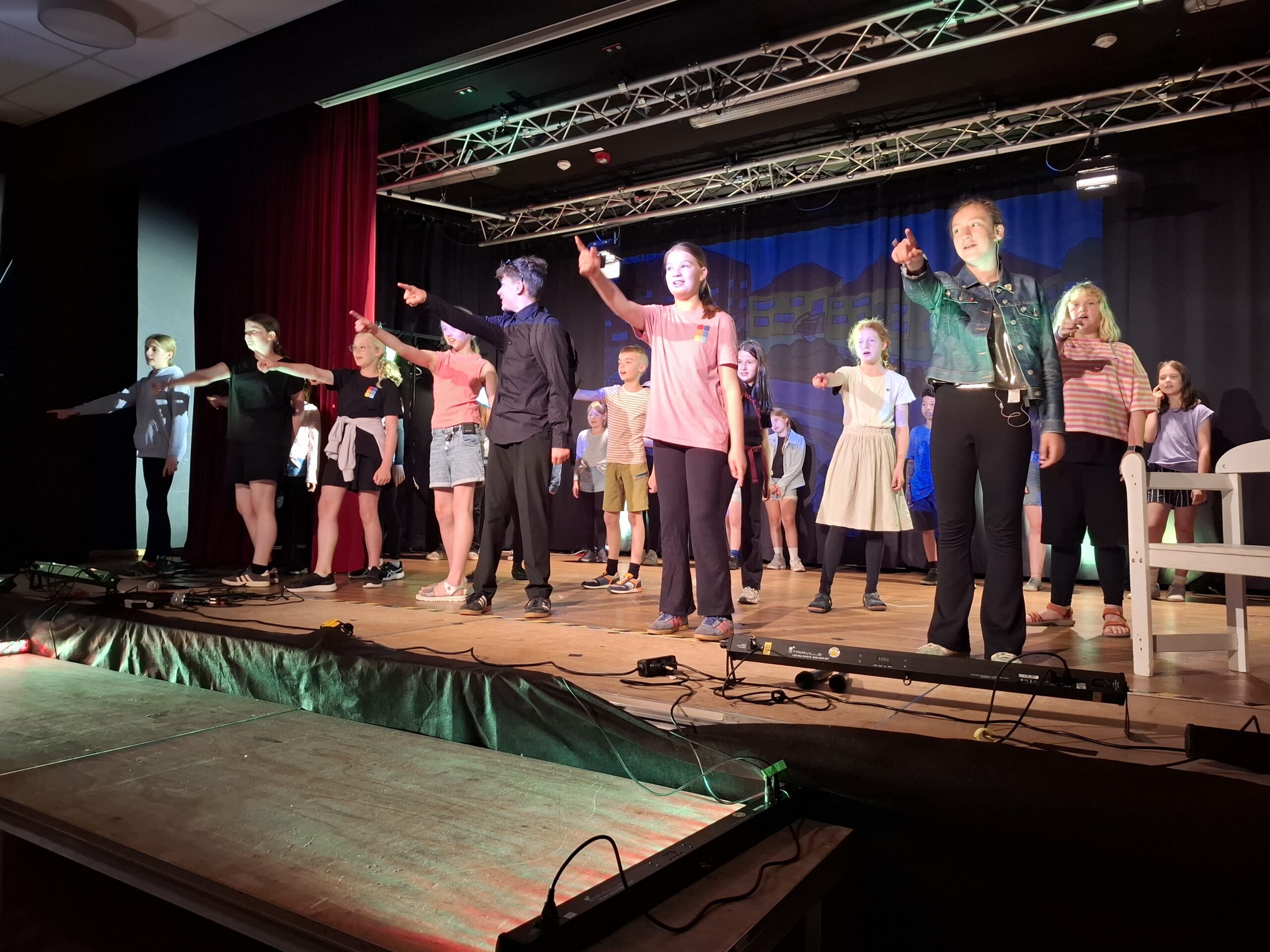 „Einmal ganz woanders sein!“ – Musical der Unterstufe